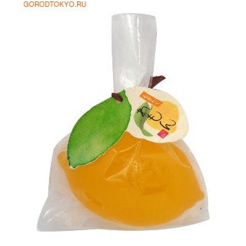 MASTER SOAP Косметическое туалетное мыло Лимон, 85 гр. MASTER SOAP Косметическое туалетное мыло Лимон, 85 гр.Туалетное кусковое мыло<br>Твёрдое прозрачное косметическое мыло прекрасно очищает кожу. Мыльная основа содержит только натуральные растительные компоненты. За счет входящих в состав увлажняющих компонентов (пальмовое масло, яблочный экстракт, маточное молочко пчёл) предотвращает сухость и шелушение, великолепно смягчает кожу, делая ее гладкой и здоровой. Обладает свежим ароматом цитрусовых фруктов. <br> Состав: калийная мыльная основа, вода, глицерин, сорбитол, пальмовая жирная кислота, пальмоядровая жирная кислота, хлорид натрия, EDTA-4Na, этидронат 4Na, экстракт яблока, BG, маточное молочко пчёл, этанол, экстракт черники, тростниковый экстракт, сок клена сахарного, красители.<br>