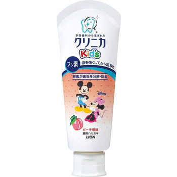 LION Детская зубная паста «Clinica Kids» со вкусом персика, 60 гр. LION Детская зубная паста «Clinica Kids» со вкусом персика, 60 гр.Зубные пасты<br>В состав пасты входит фермент декстраназа, который легко удаляет зубной налёт. <br> Обеспечивает комплексную, надёжную защиту. <br><br>Содержит фтор, который помогает усвоению кальция и других минералов, а также способствует реминерализации эмали зубов.<br>Содержит ксилит, натуральный подсластитель.<br>Освежающий вкус персика.<br><br> Состав: раствор сорбита, пропилен глюколь, аморфный кремнезем, двуокись кремния, лаурилсульфат, лекарственные ингредиенты титана, фторид натрия, декстраназа, ароматизатор.<br>