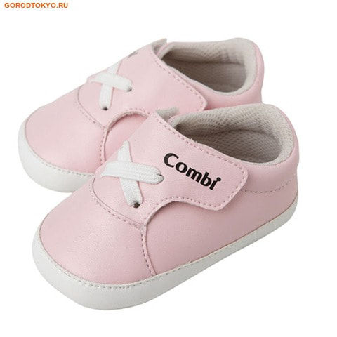 COMBI «Baby Infant shoe» детская обувь, нежно-розовый цвет. COMBI «Baby Infant shoe» детская обувь, нежно-розовый цвет.Детская обувь COMBI- Япония!<br>Обувь Combi делает движения малыша проще, обеспечивая приятную прогулку. Ножка малыша отличается от взрослой плохо развитой мускулатурой, по этому при ходьбе малыш опирается на полную стопу, обувь Combi принимает часть нагрузки с детских пяток и пальцев ног на себя. Ножки ребёнка состоят из 70 хрящей. Первые 3 года являются критическим периодом для развития ног ребёнка. Неподходящая обувь может привести к неправильному развитию ног малыша. <br><br>Канавки на внешней поверхности подошве, позволяют легко согнуть стопу при ходьбе.<br>Подошва предотвращает скольжение.<br>Обувь плотно прилегает к ноге ребёнка.<br>Липучки позволяют тратить меньше времени при обувании ребёнка.<br>Небольшие отверстия в стельках обуви обеспечивают вентиляцию и комфорт.<br>Форма стельки поддерживает ноги малыша в правильном положение при ходьбе.<br>Поверхность обуви обеспечивает хорошую вентиляцию.<br>