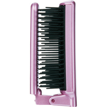 VESS Mineralion Brush / Щетка массажная (складная) для сухих, ослабленных волос с минералами горных пород VESS Mineralion Brush / Щетка массажная (складная) для сухих, ослабленных волос с минералами горных породРАСЧЕСКИ И ЩЕТКИ<br>Mineralion Brush / Щетка массажная (складная) для сухих, ослабленных волос с минералами горных пород<br> Описание:Щетка массажная (складная) рекомендуется для сухих, ослабленных, потерявших жизненную силу и естественный блеск волос. Окрашенные и после химической завивки, пересушенные горячим воздухом фена, подверженные действию ультрафиолетового излучения волосы склонны к ломкости и потере влаги. Чешуйки кутикулы волоса отслаиваются, в результате чего повышается проницаемость волоса. Через образовавшиеся в его поверхности промежутки волос теряет необходимые для здорового роста воду, липиды, белки. Щетка содержит природные минералы горных пород с эффектом выделения отрицательно заряженных ионов в результате ультракрасного излучения. Ультракрасные лучи активизируют кровообращение в клетках кожи головы, что стимулирует и ускоряет рост волос, повышают способность волос удерживать и сохранять влагу, что предотвращает сухость и ломкость волос. Преимущества использования природных минералов горных пород: <br><br>Степень излучения ультракрасных лучей минералами горных пород выше, чем у древесного угля;<br>Излучение происходит не только при первом использования расчёски, но продолжается и после, даже после контакта расчёски с водой;<br>Степень излучения ультракрасных лучей, в результате которого выделяются отрицательно заряженные ионы, достаточно высокая, эффект заметен сразу же после расчёсывания.<br><br> Внимание при применении:Не используйте при заболеваниях или повреждениях кожи головы. Избегайте продолжительного воздействия горячего воздуха фена, что может привести к изменению формы щетки. Не используйте одновременно с применением специальных средств для расчёсывания или для выпрямления спутанных волос, что может повлиять на качество щетки. По мере загрязнения ополосните щетку тёплой водой, хорошо обсушите на воздухе, без специальных средств для сушки. Состав: ручка - AВS древесная смола, зубцы- полиэтилен с природными минералами горных пород и эффектом ультракрасного излучения<br>