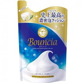 COW Bouncia Жидкое увлажняющее мыло для тела с гиалуроновой кислотой и коллагеном, с цветочным ароматом, запасной блок, 430 мл. COW Bouncia Жидкое увлажняющее мыло для тела с гиалуроновой кислотой и коллагеном, с цветочным ароматом, запасной блок, 430 мл.Гели для душа, жидкое крем-мыло<br>Жидкое увлажняющее мыло для тела образует мягкую густую пену, которая нежно и бережно очищает кожу. Богатый протеинами молочный порошок (сливки), входящий в состав мыла, обладает увлажняющим эффектом. Кожа становится нежной и гладкой на ощупь. Коллаген и гиалуроновая кислота глубоко проникают в клетки кожи, надолго удерживая влагу, и предотвращают сухость и шелушение. Полученный из лакричника глицирризинат дикалия оказывает смягчающее и противовоспалительное действие, устраняет зуд и шелушение, заботясь о сухой коже. Мыло обладает приятным цветочным ароматом. Способ применения: надавите на дозатор 1-3 раза, нанесите на влажную кожу, помассируйте и смойте водой. Состав: вода, лауринат калия, миристинат калия, пальмитат калия, кокамид МЕА, гликоль дистеарат, хлорид калия, глицерин, молочные сливки, водорастворимый коллаген, гиалуроновая кислота натрия, двукалий глициллицинат, кокамидпропилбетаин, лаурил гидроксисултаин, лауретсульфат натрий, ПЭГ-400, ПЭГ-9M, ПЭГ-45М, поликватерниум-7, ароматизаторы, BG, бензоат натрия, EDTA-2Na, EDTA-3Na, BHT, метилпарабен, пропилпарабен.<br>