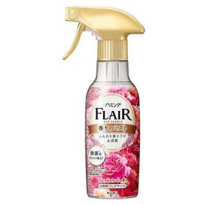 KAO Flair Fragrance Mist Разглаживающий спрей-кондиционер для белья и одежды, сладкий цветочный аромат, 270 мл. KAO Flair Fragrance Mist Разглаживающий спрей-кондиционер для белья и одежды, сладкий цветочный аромат, 270 мл.Антистатики для одежды. Уход за одеждой и обувью<br>Средство первой помощи в борьбе со складками и неприятным запахом на одежде. Простое в применении, средство в считанный срок вернет вашей одежде опрятный вид и свежий аромат. Подходит для разных типов изделий, а также для шляп. Содержит дезинфицирующие агенты, предотвращающие размножение бактерий. Снимает статическое электричество. Средство позволит реже стирать одежду, благодаря чему любимые вещи прослужат дольше! Придает вещам приятный аромат, который раскрывается при каждом движении. Эффективно расправляет волокна ткани и уменьшает количество складок на одежде. Обладает антибактериальным эффектом и защищает от появления неприятного запаха. Не оставляет следов на одежде, быстро впитывается. Способ применения: поверните наконечник распылителя в состояние ON, нажмите на рычаг. Распыляйте средство на одежду с расстояния 10-20 см таким образом, чтобы она стала слегка влажной. Дайте одежде высохнуть. Состав: вода, лимонная кислота, этиловый спирт, полиоксиалкиленовый алкил эфир, полиоксиэтилен алкил эфир, диалкил диметил солей аммония, алкил глицерил эфир, отдушка.<br>