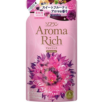 LION Soflan Aroma Rich Christine Кондиционер для белья с пряным фруктовым ароматом, сменная упаковка, 450 мл. LION Soflan Aroma Rich Christine Кондиционер для белья с пряным фруктовым ароматом, сменная упаковка, 450 мл.Кондиционеры для белья<br>Сенсационный продукт! Новинка от японской корпорации LION - серия кондиционеров AROMA RICH с натуральными ароматическими маслами! Неповторимая гамма запахов. Для поклонников завораживающих ароматов! <br><br>Верхняя нота: черная смородина, цитрусовые, яблоко <br>Средняя нота: роза, фиалка, жасмин <br>Заключительная нота: ваниль, пачули, сандаловое дерево<br><br> Подходит для смягчения и дезинфекции одежды из хлопка, шерсти и синтетических тканей. В состав вошли натуральные масла, придающие белью женственный цветочный аромат. Кондиционер защищает белье от статического электричества, обладает антибактериальным эффектом. Содержит специальные микроэлементы, которые глубоко проникают в структуру ткани и надежно уничтожают стойкие неприятные запахи. Кондиционер смягчает и расправляет волокна ткани, уменьшая количество складок на одежде. Состав: поверхностно-активные вещества (соль диалкиламмония сложноэфирного типа), ароматические масла.<br>